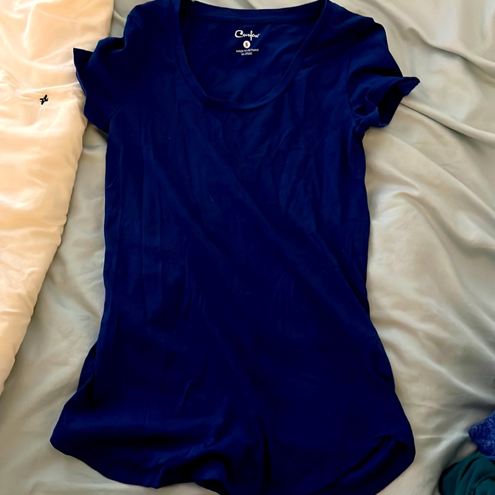 Mid blue shirt sleeve t-shirt, swoop neck